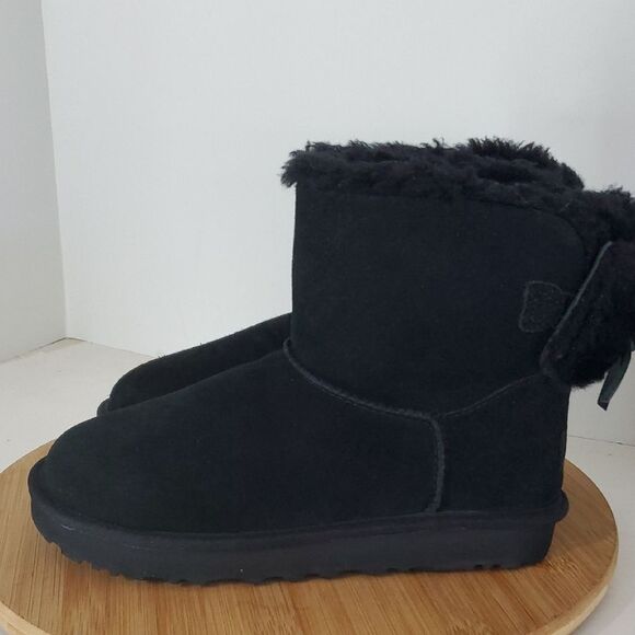 UGG Women's Classic Double Bow Mini Black Suede Ankle Boots Size 6 NWOT - Picture 7 of 13
